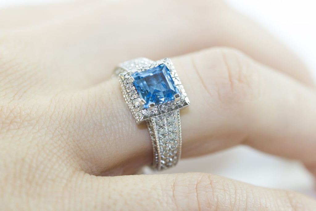 Blue Topaz and Diamond Fancy 18K White Gold Ring
