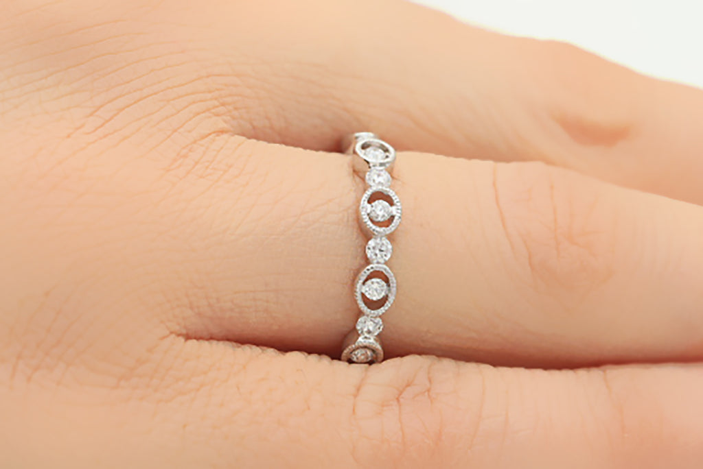 Milgrain Halo Art Deco Style Diamond 18K White Gold 3mm Wedding Ring