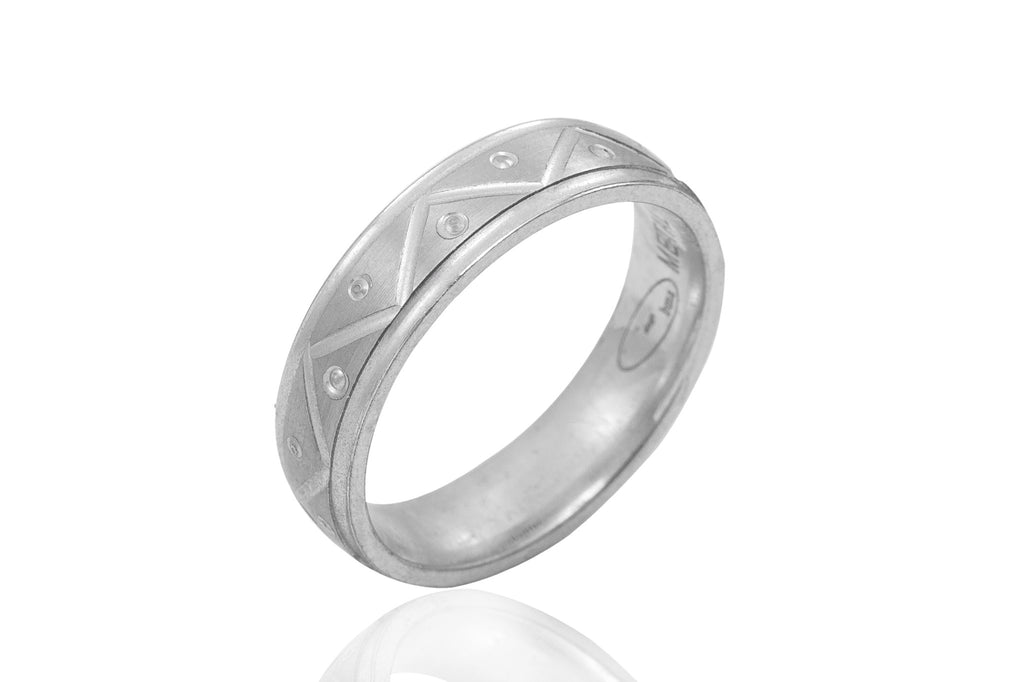 18K Motive 5mm Wedding Ring