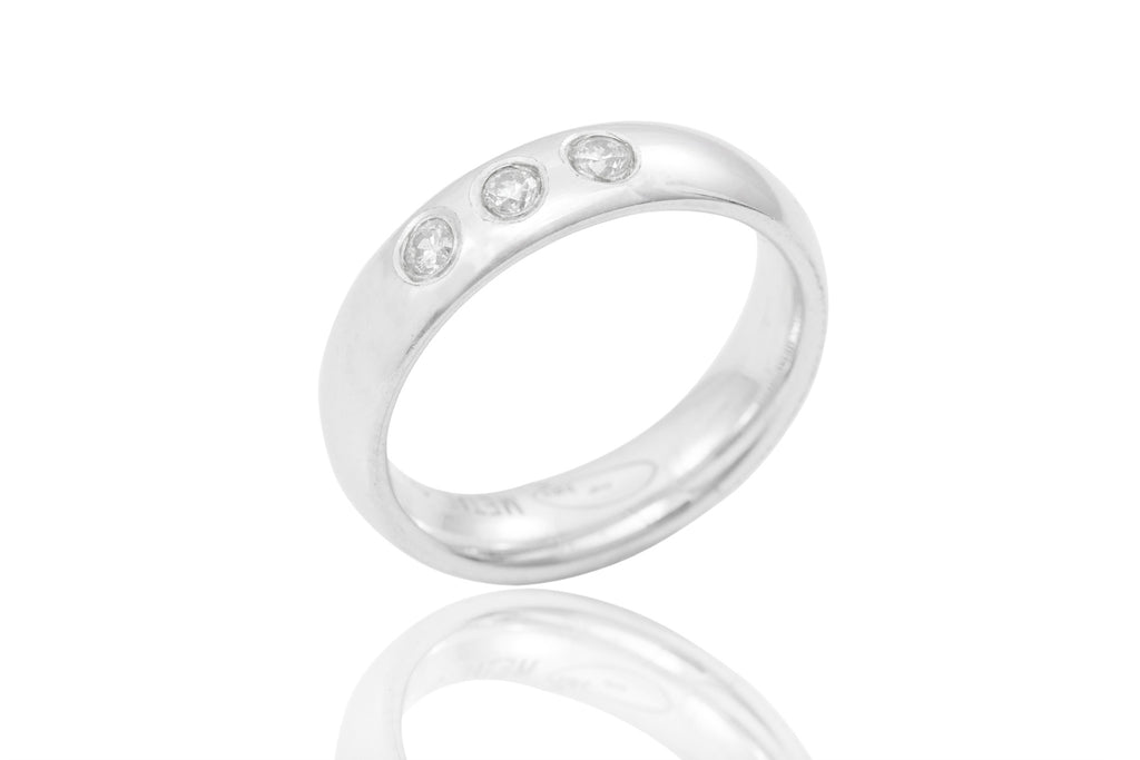 18K Rub Over Trilogy Diamond 5mm Wedding Ring