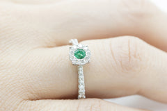 Round Shaped Emerald and Diamond 18K White Gold Ring