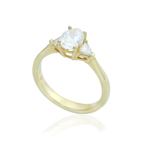 Oval Cut 18K Yellow Gold Diamond Ring