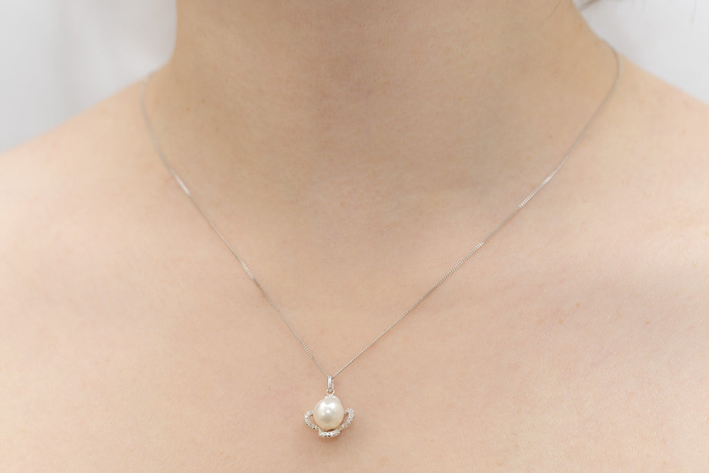 Pearl and Diamond Clover Design 18K White Gold Pendant