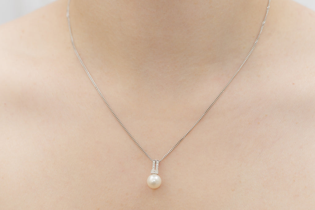 Pearl and Diamond 18K White Gold Pendant