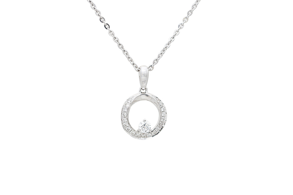 Circle Shaped Diamond 18K White Gold Pendant