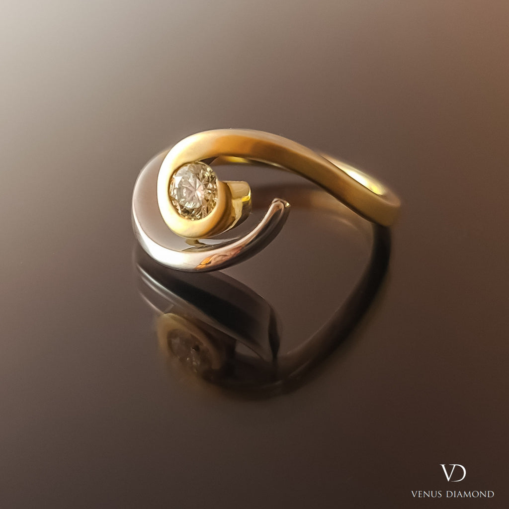 18k White & Yellow Gold Diamond ring on Twisted Shank