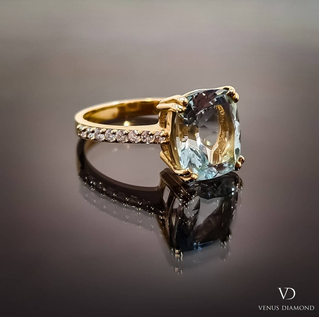 18k Yellow Gold Diamond & Beryl Ring