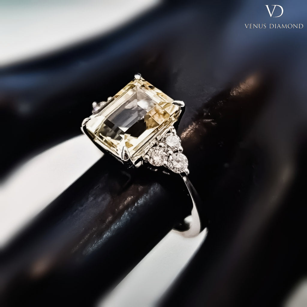 18k White Gold Diamond & Beryl Ring