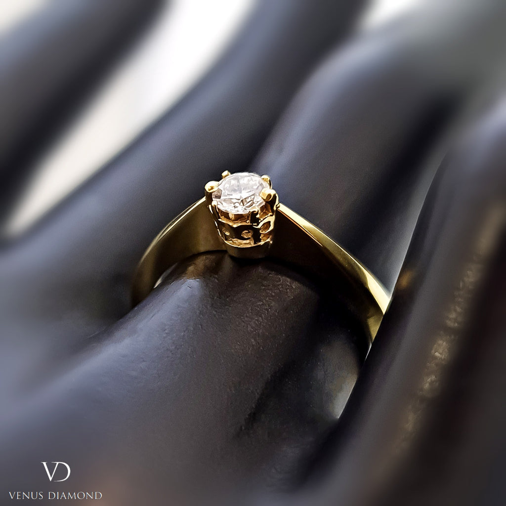 18k Yellow Gold Diamond Solitaire Engagement Ring