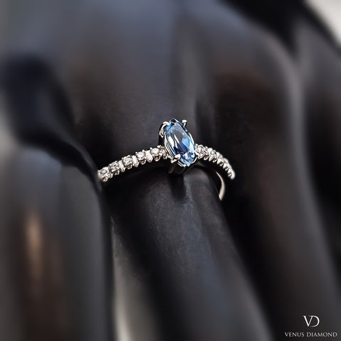 18k White Gold Diamond & Aquamarine Ring